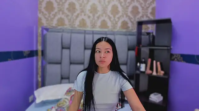 Lila Pinky online show from October 20, 2025, 12:17 pm