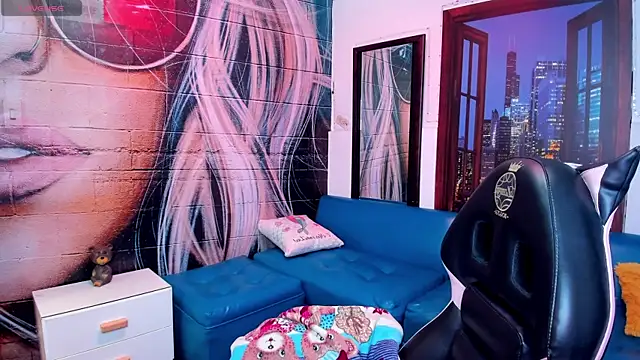 Small naughty  online show from March 10, 2025, 1:10 pm