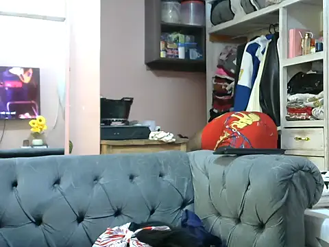 Snapshot of slender-qwene chatting on June 21, 2026, 6:19 am slender-qwene online show from June 21, 2026, 6:19 am