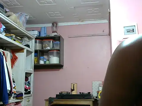 slender-qwene online show from March 4, 2026, 8:22 am