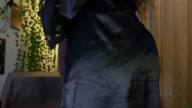 NaughtYHomemadE online show from March 8, 2025, 10:43 am