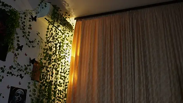 NaughtYHomemadE online show from March 3, 2025, 5:41 pm