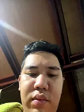 xgregor07 online show from November 28, 2025, 9:15 pm