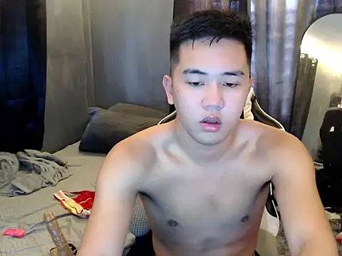 xgregor07 online show from November 12, 2025, 3:54 am