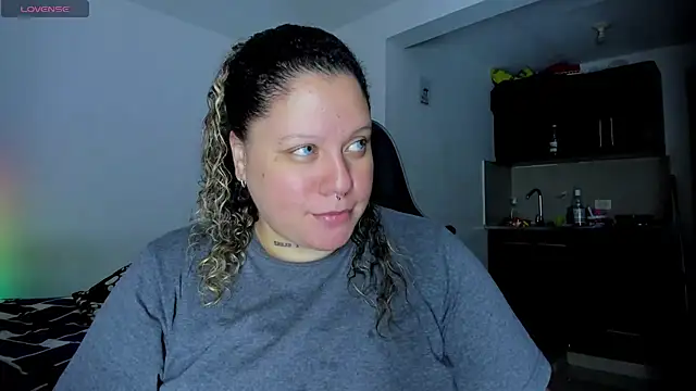 Snapshot of mariana_maze chatting on February 26, 2025, 11:43 am mariana maze online show from February 26, 2025, 11:43 am