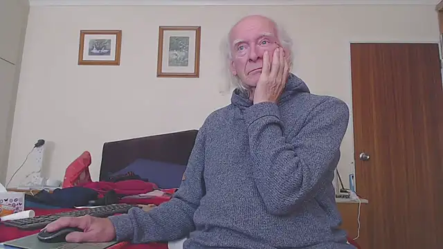 WaverlyKernow online show from October 12, 2025, 1:01 pm