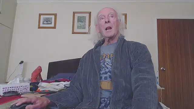 WaverlyKernow online show from October 17, 2025, 2:19 pm