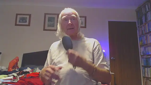 WaverlyKernow online show from October 8, 2025, 1:01 pm