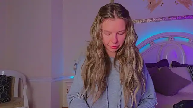 Real Tini online show from October 11, 2025, 11:44 am