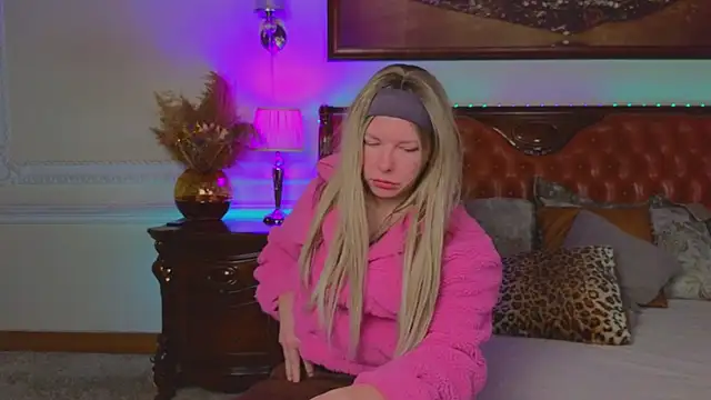 Real Tini online show from February 10, 2026, 6:23 am