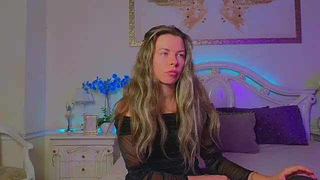 Real Tini online show from October 17, 2025, 11:45 am