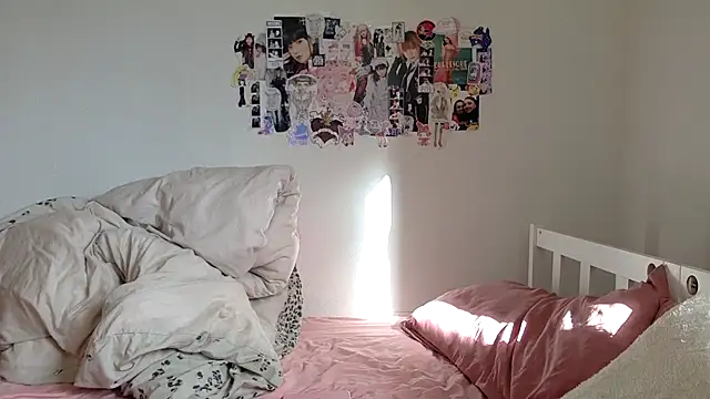 chunliklk online show from February 12, 2025, 3:16 pm