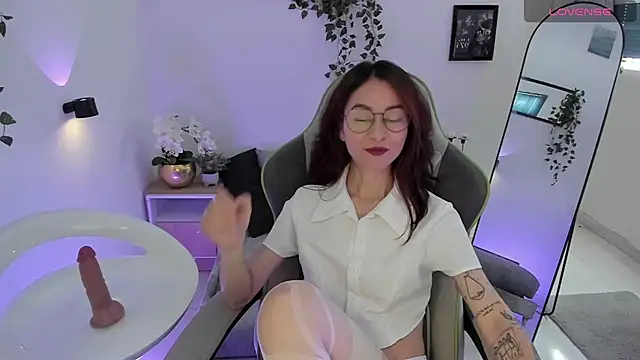 Snapshot of rosse_98_ chatting on January 30, 2025, 8:53 pm rosse 98 online show from January 30, 2025, 8:53 pm