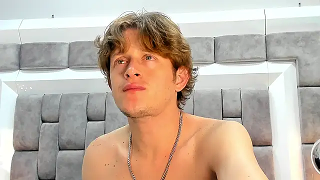 Snapshot of AnthonyAlso chatting on October 5, 2025, 8:21 pm AnthonyAlso online show from October 5, 2025, 8:21 pm