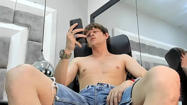 Snapshot of AnthonyAlso chatting on September 24, 2025, 8:04 pm AnthonyAlso online show from September 24, 2025, 8:04 pm