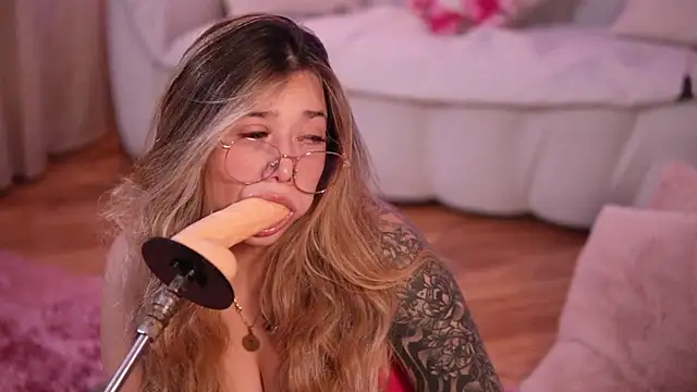 Snapshot of lilith_gray9 chatting on November 29, 2025, 4:23 am lilith gray9 online show from November 29, 2025, 4:23 am