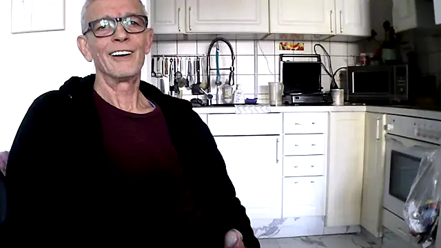 Snapshot of berfri chatting on March 12, 2026, 9:46 am berfri online show from March 12, 2026, 9:46 am