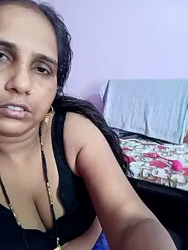 Snapshot of reemacouple007 chatting on May 27, 2026, 6:43 am reemacouple007 online show from May 27, 2026, 6:43 am