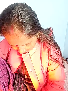 Snapshot of reemacouple007 chatting on January 7, 2026, 8:52 am reemacouple007 online show from January 7, 2026, 8:52 am