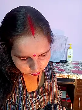 Snapshot of reemacouple007 chatting on February 13, 2026, 8:36 am reemacouple007 online show from February 13, 2026, 8:36 am