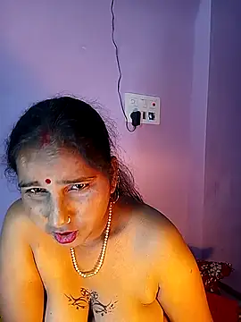 Snapshot of reemacouple007 chatting on January 31, 2026, 7:12 pm reemacouple007 online show from January 31, 2026, 7:12 pm