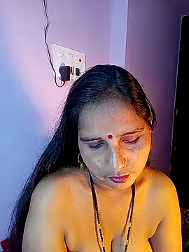 Snapshot of reemacouple007 chatting on February 6, 2026, 8:27 pm reemacouple007 online show from February 6, 2026, 8:27 pm