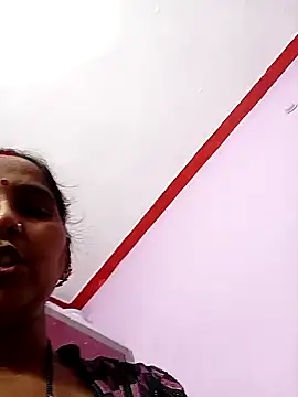 Snapshot of reemacouple007 chatting on February 16, 2026, 4:44 am reemacouple007 online show from February 16, 2026, 4:44 am