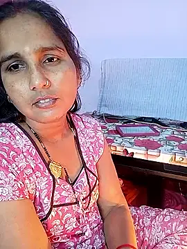 Snapshot of reemacouple007 chatting on February 14, 2026, 8:25 am reemacouple007 online show from February 14, 2026, 8:25 am