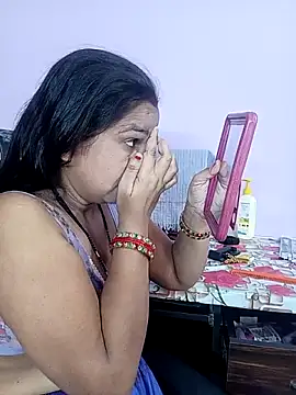 Snapshot of reemacouple007 chatting on May 2, 2026, 3:23 am reemacouple007 online show from May 2, 2026, 3:23 am