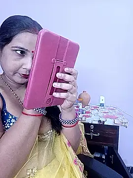 Snapshot of reemacouple007 chatting on May 14, 2026, 6:27 pm reemacouple007 online show from May 14, 2026, 6:27 pm