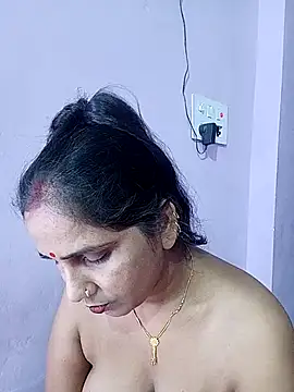 Snapshot of reemacouple007 chatting on May 15, 2026, 6:39 pm reemacouple007 online show from May 15, 2026, 6:39 pm