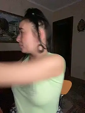 Snapshot of Roxana_Bell chatting on March 12, 2026, 6:34 pm Roxana Bell online show from March 12, 2026, 6:34 pm