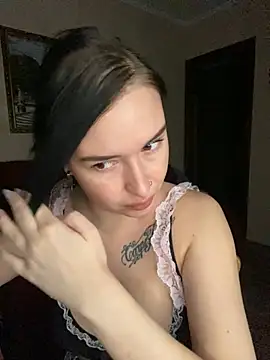 Snapshot of Roxana_Bell chatting on April 8, 2026, 5:14 pm Roxana Bell online show from April 8, 2026, 5:14 pm