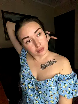 Snapshot of Roxana_Bell chatting on November 10, 2025, 6:57 pm Roxana Bell online show from November 10, 2025, 6:57 pm