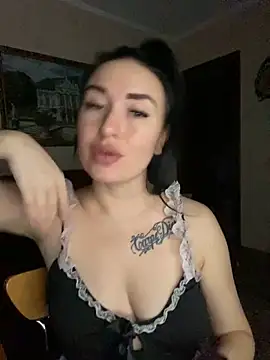 Snapshot of Roxana_Bell chatting on December 5, 2025, 12:48 pm Roxana Bell online show from December 5, 2025, 12:48 pm