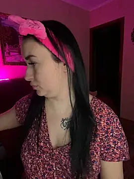 Snapshot of Roxana_Bell chatting on February 25, 2025, 3:20 pm Roxana Bell online show from February 25, 2025, 3:20 pm
