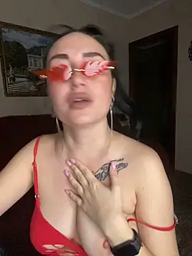 Snapshot of Roxana_Bell chatting on November 21, 2025, 8:30 pm Roxana Bell online show from November 21, 2025, 8:30 pm