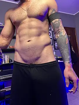 Snapshot of MachineDien chatting on July 5, 2026, 2:05 am MachineDien online show from July 5, 2026, 2:05 am