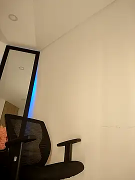 Snapshot of tata_laima__ chatting on October 17, 2025, 2:08 pm tata laima online show from October 17, 2025, 2:08 pm