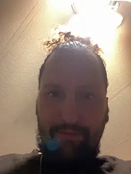 BobbyQ29 online show from December 4, 2025, 2:21 am