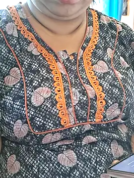 Ravina patil1 online show from October 1, 2025, 6:29 am