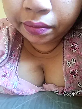 Snapshot of Ravina_patil1 chatting on February 25, 2026, 8:47 am Ravina patil1 online show from February 25, 2026, 8:47 am