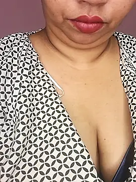 Ravina patil1 online show from March 26, 2026, 8:01 am