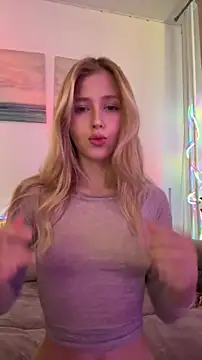 LunaRase online show from October 29, 2025, 9:30 am