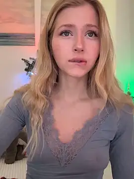 LunaRase online show from December 20, 2025, 10:29 am