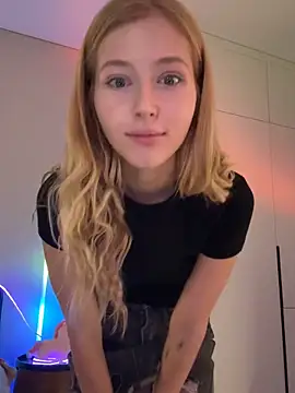 LunaRase online show from April 2, 2026, 4:41 am