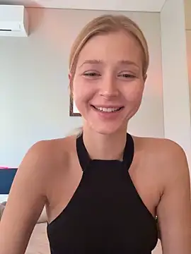 LunaRase online show from March 24, 2026, 7:08 am