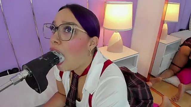 SophyRuiz  online show from November 24, 2025, 12:05 pm