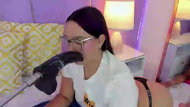 SophyRuiz  online show from February 2, 2026, 12:26 pm