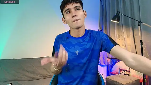 Snapshot of EstebanPerez_ chatting on March 18, 2025, 2:39 pm EstebanPerez online show from March 18, 2025, 2:39 pm